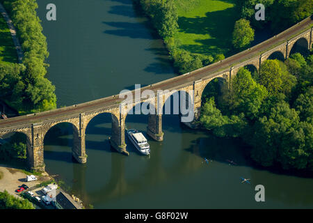 Luftaufnahme, Ruhr-Viadukt mit Kreuzfahrtschiff, weiße Flotte, Ruhrgebiet, Ruhr, Herdecke, Ruhrgebiet, Ruhrgebiet, Hengstey See, Ruhr Stockfoto