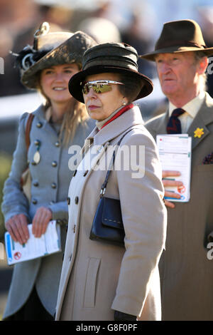 Anne, Prinzessin Royal im Paradering während des Queen Elizabeth Queen Mother Memorial Amateur Riders' Handicap Hürde Stockfoto