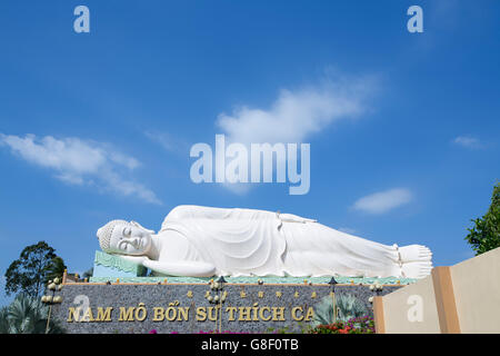 Liegender Buddha im Vĩnh Tràng Tempel, Mein Tho, Mekong Delta, Vietnam Stockfoto