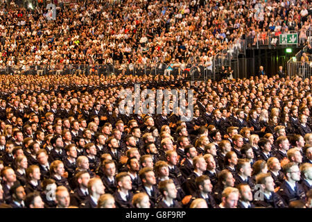Vereidigung Zeremonie von 1891 Kommissar-Anwärter und Kommissar Kandidaten in der Kölner Lanxess Arena, neue Polizisten Stockfoto