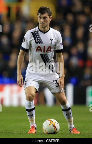 Fußball - UEFA Europa League - Gruppe J - Tottenham Hotspur / Anderlecht - White Hart Lane. Ben Davies von Tottenham Hotspur während des Spiels der UEFA Europa League in der White Hart Lane, London. Stockfoto