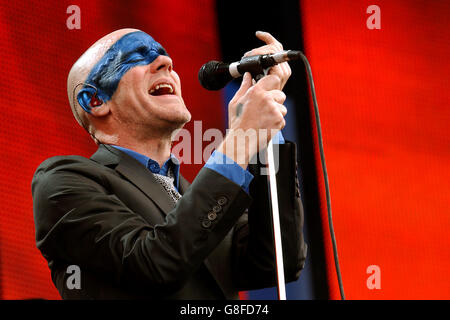 Live-8-Konzert - Hyde Park. Michael Stipe von REM auf der Bühne. Stockfoto