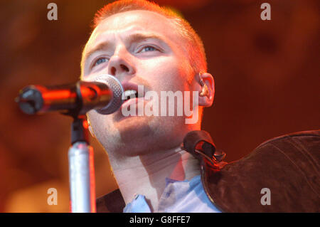 Ronan Keating Concert - Harewood House. Sänger Ronan Keating tritt auf der Bühne auf. Stockfoto