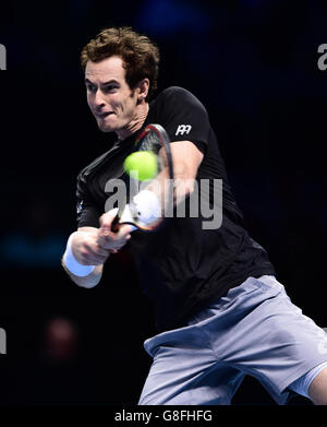 Andy Murray am sechsten Tag des ATP World Tour Finals in der O2 Arena in London. DRÜCKEN SIE ASSOCIATION Photo. Bilddatum: Freitag, 20. November 2015. Siehe PA Geschichte TENNIS London. Bildnachweis sollte lauten: Adam Davy/PA Wire. EINSCHRÄNKUNGEN: , Keine kommerzielle Nutzung ohne vorherige Genehmigung, bitte kontaktieren Sie PA Images für weitere Informationen: Tel: +44 (0) 115 8447447. Stockfoto