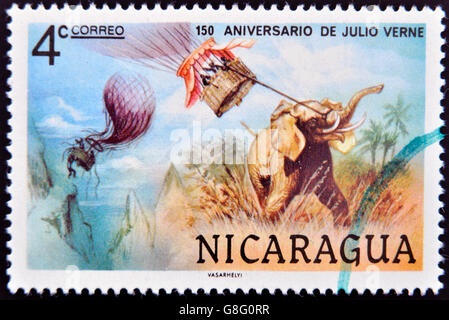 NICARAGUA - CIRCA 1978: Eine Briefmarke gedruckt in Nicaragua, die 150 Jahre Jubiläum von Jules Verne ca. 1978 gewidmet Stockfoto