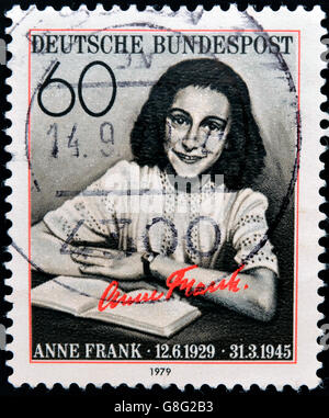 Deutschland CIRCA 1979: Briefmarke gedruckt in Deutschland zeigt ein Bild von Anne Frank, ca. 1979. Stockfoto