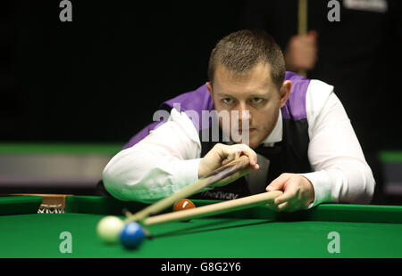 Mark Allen von Nordirland während des fünften Tages der 2015 Betway UK Snooker Championship beim York Barbican, York. Stockfoto