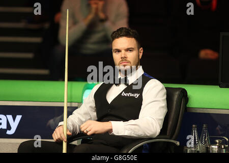 Jamie Cope von Stoke on Trent am fünften Tag der 2015 Betway UK Snooker Championship beim York Barbican, York. DRÜCKEN Sie VERBANDSFOTO. Bilddatum: Sonntag, 29. November 2015. Siehe PA Story SNOOKER York. Bildnachweis sollte lauten: Richard Sellers/PA Wire. Stockfoto