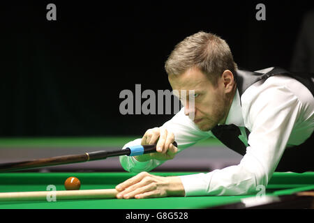 Robin Hull aus Finnland während des fünften Tages der 2015 Betway UK Snooker Championship beim York Barbican, York. DRÜCKEN SIE VERBANDSFOTO. Bilddatum: Sonntag, 29. November 2015. Siehe PA Story SNOOKER York. Das Foto sollte lauten: Richard Sellers/PA Wire. Stockfoto