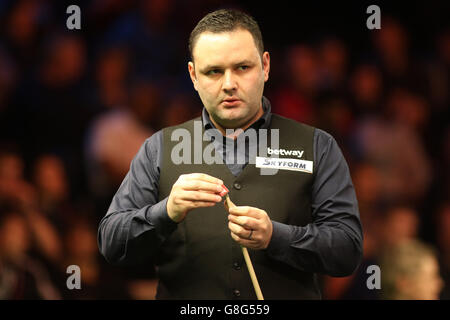 Stephen Maguire aus Glasgow während des fünften Tages der 2015 Betway UK Snooker Championship beim York Barbican, York. Stockfoto