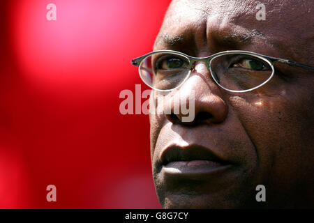 Fußball - CONCACAF Gold Cup 2005 - Gruppe B - USA / Kanada - Qwest Field. Jack Warner, der Präsident von CONCACAF Stockfoto