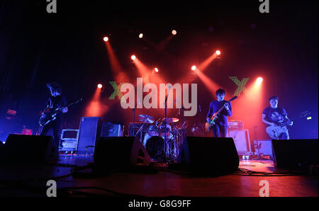 Live-Auftritt bei der Radio X Road Trip Show im O2 Apollo in Manchester. DRÜCKEN SIE VERBANDSFOTO. Bilddatum: Mittwoch, 2. Dezember 2015. Bildnachweis sollte lauten: Martin Rickett/PA Wire Stockfoto