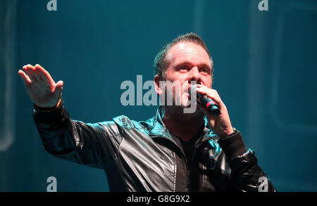 Chris Moyles auf der Bühne der Radio X Road Trip Show im O2 Apollo in Manchester. DRÜCKEN Sie VERBANDSFOTO. Bilddatum: Mittwoch, 2. Dezember 2015. Bildnachweis sollte lauten: Martin Rickett/PA Wire Stockfoto