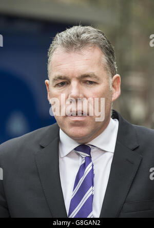 Kommandant Richard Walton, der das Met's Counter Terrorism Command (SO15) leitet, spricht vor New Scotland Yard in London vor Medienvertretern nach einem Messerangriff auf der Leytonstone U-Bahn-Station. Stockfoto