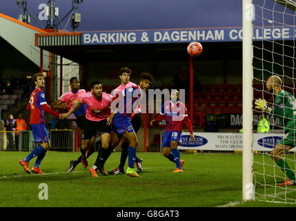 Dagenham & Redbridge V Whitehawk FC - Emirates-FA-Cup - 2. Runde - Chigwell Bau Stadion Stockfoto