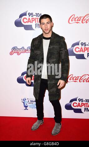 Nick Jonas besucht den Capital FM Jingle Bell Ball 2015 in der O2 Arena, London. Stockfoto