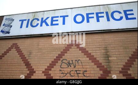 Ein allgemeiner Blick außerhalb von St Andrews vor dem Spiel zwischen Birmingham City und Milton Keynes Dons. Stockfoto