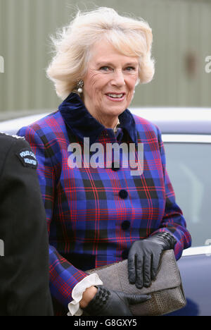 Die Herzogin von Cornwall kommt in Emmaus Village Carlton in Bedfordshire für eine Tour der Obdachlosen Wohltätigkeitsorganisation. Stockfoto