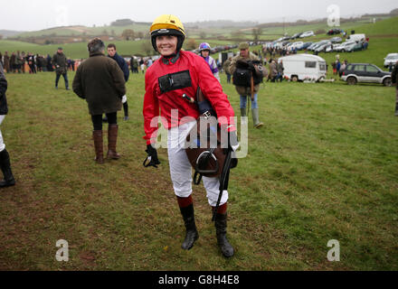 Victoria Pendleton nach dem Ladies of the Black Forest Club Members Rennen während des Point to Point Meetings in der Black Forest Lodge, Devon. Stockfoto