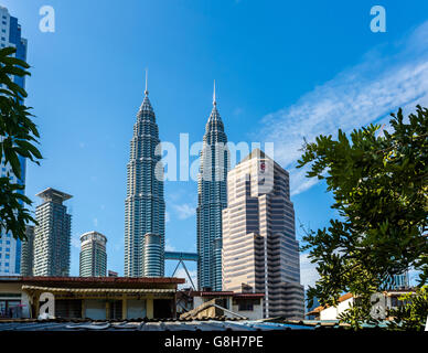 Pertonas Twin Towers Blick von Kampung Baru, eine malaiische Enklave im Zentrum von Kuala Lumpur, Stockfoto