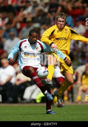 Fußball - freundlich - Cheltenham Town V Burnley - Whaddon Road Stockfoto