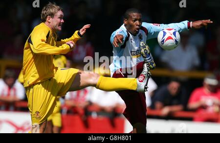 Fußball - freundlich - Cheltenham Town V Burnley - Whaddon Road Stockfoto