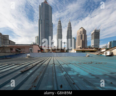 Pertonas Twin Towers Blick von Kampung Baru, eine malaiische Enklave im Zentrum von Kuala Lumpur, Stockfoto