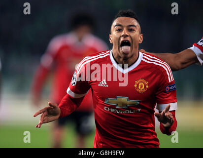 VfL Wolfsburg / Manchester United - UEFA Champions League - Gruppe B - Volkswagen Arena. Jesse Lingard von Manchester United feiert ein Tor, bevor es nicht zugelassen wird Stockfoto