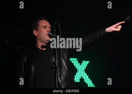 Radio X Frühstück DJ Chris Moyles auf der Bühne in der O2 Academy, Birmingham, im Rahmen der Radio X Road Trip Tour durch Großbritannien. Stockfoto