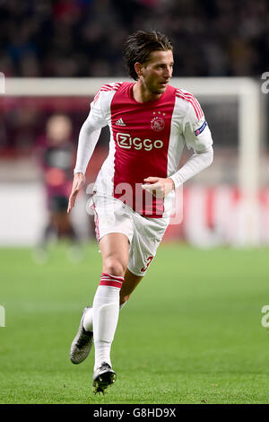 Ajax / Molde FK - UEFA Europa League - Gruppe A - Amsterdam Arena. Mitchell Dijks, Ajax Stockfoto