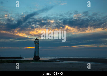 Barsch Rock Leuchtturm auf Wirral, steht an der Mündung des Flusses Mersey Stockfoto