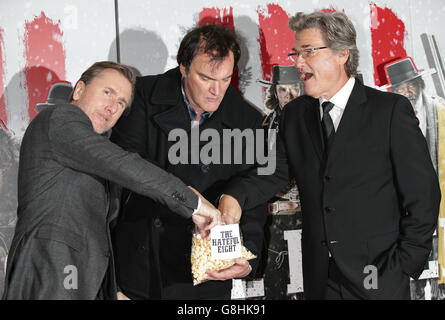 Tim Roth, Quentin Tarantino und Kurt Russell bei der Premiere von The Hateful Eight am Odeon Leicester Square, London. DRÜCKEN SIE VERBANDSFOTO. Bilddatum: Donnerstag, 10. Dezember 2015. Siehe PA Story SHOWBIZ Tarantino. Das Foto sollte lauten: Yui Mok/PA Wire Stockfoto