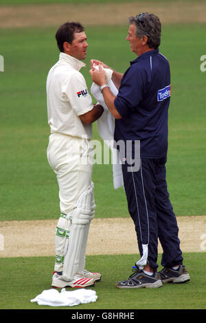 Ricky Ponting in Australien wird wegen einer Gesichtsverletzung behandelt Stockfoto