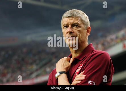 Fußball - LG Amsterdam Turnier 2005 - Ajax V Arsenal - Amsterdam Arena. Arsenals Arsene Wenger. Stockfoto