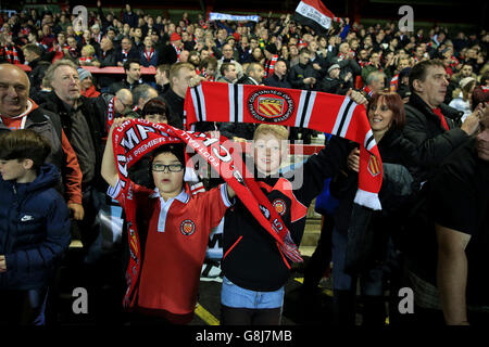 Eine allgemeine Ansicht des FC United der Manchester-Fans in Die Tribünen Stockfoto