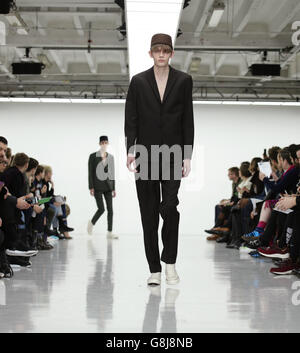 AGI &amp; Sam Catwalk - London Sammlungen Männer AW2016 Stockfoto