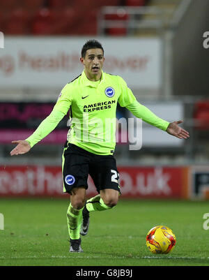 Anthony Knockaert von Brighton und Hove Albion in Aktion während des Sky Bet Championship-Spiels im AESSEAL New York Stadium, Rotherham. Stockfoto