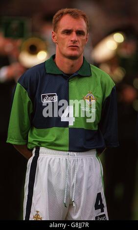 International Soccer - Nordirland / Deutschland. Colin Hill, Nordirland Stockfoto