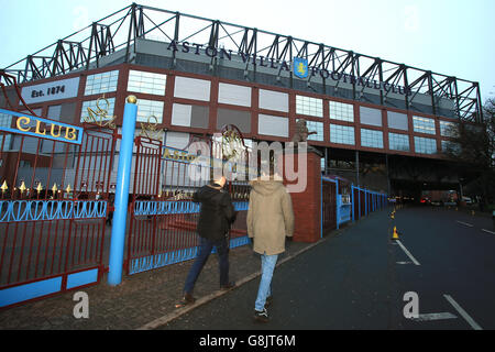 Ein allgemeiner Blick auf Villa Park vor dem Spiel der Barclays Premier League in Villa Park, Birmingham. Stockfoto