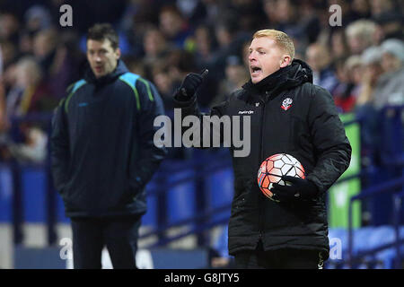 Bolton Wanderers Manager Neil Lennon ruft Anweisungen aus der Touchline während des Emirates FA Cup, der dritten Runde Wiederholung im Macron Stadium, Bolton. Stockfoto