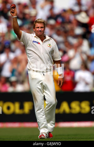 Shane Warne, Australiens Opfer, feiert sein 600. Testdickicht, Marcus Trescodick, Englands Opfer Stockfoto