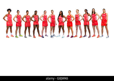 L-R: Englands Eboni Beckford-Chambers, Rachel Shaw, Laura Malcolm, Jodie Gibson, Jade Clark, Sara Bayman, Sasha Corbin, Natalie Haythorthwaite, Helen Housby, Ama Agbeze, Rachel Dunn und Lindsay Keable Stockfoto