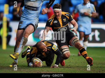 Wasps' Sailosi Tagicakibau versucht es in der letzten Minute des Spiels der Aviva Premiership in der Ricoh Arena, Coventry. DRÜCKEN SIE VERBANDSFOTO. Bilddatum: Sonntag, 10. Januar 2016. Siehe PA Story RUGBYU Wesps. Bildnachweis sollte lauten: Mike Egerton/PA Wire. Stockfoto