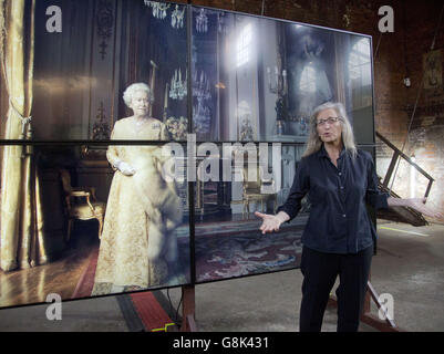 Fotografin Annie Leibovitz bei der Presseprüfung von Women: New Portraits von Annie Leibovitz, im Wapping Hydraulic Power Station in London. Stockfoto