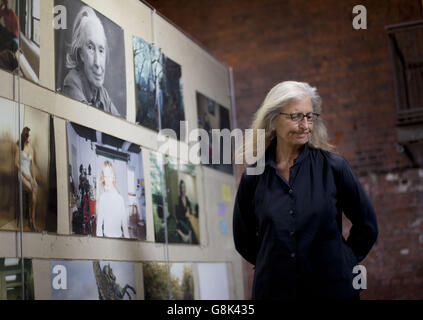 Fotografin Annie Leibovitz bei der Presseprüfung von Women: New Portraits von Annie Leibovitz, im Wapping Hydraulic Power Station in London. Stockfoto