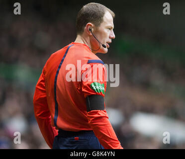 Stuart Stevenson, stellvertretender Schiedsrichter beim Ladbrokes-Spiel der schottischen Premiership im Celtic Park, Glasgow. DRÜCKEN SIE VERBANDSFOTO. Bilddatum: Samstag, 21. November 2015. Siehe PA Geschichte FUSSBALL Celtic. Bildnachweis sollte lauten: Jeff Holmes/PA Wire. NUR FÜR REDAKTIONELLE ZWECKE Stockfoto