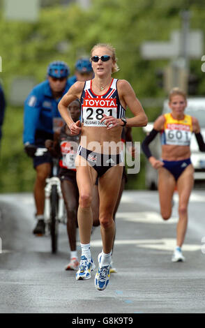 Leichtathletik - IAAF Leichtathletik-Weltmeisterschaften - Helsinki 2005 - Olympiastadion. Die britische Paula Radcliffe während des Marathons in Aktion Stockfoto