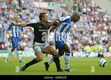 Chelseas Frank Lampard (l) kämpft mit Wigans Damien Francis. Stockfoto