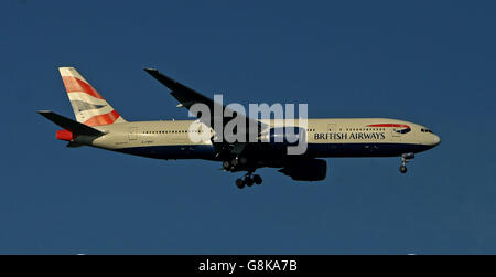 Flugzeug-Lager - Heathrow Flughafen Stockfoto