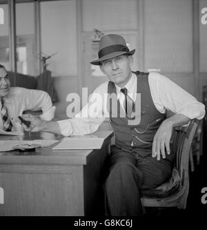 Veteran Krieg Worker bei Chrysler Corporation Dodge Armee Lkw Werk, Detroit, Michigan, USA, Arthur S. Siegel für Büro der Krieg-Informationen, August 1942 Stockfoto